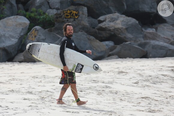 Paulinho Vilhena gosta de surfar nas horas vagas