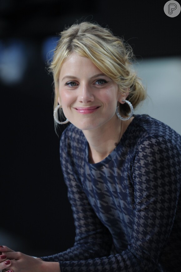 Melanie Laurent participa do tal show francês 'Le Grand Journal' durante o Festival de Cannes 2014
