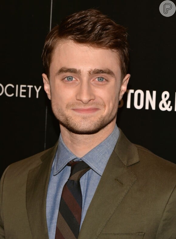 Atualmente, Daniel Radcliffe está sóbrio e fica recluso, lendo, a maior parte do tempo