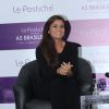 Com uma agenda corrida, Giovanna Antonelli participou do lançamento da marca Le Postiche, ao lado de Didi Wagner