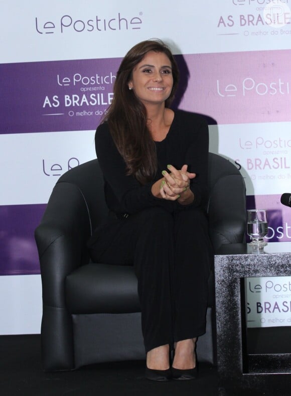 Com uma agenda corrida, Giovanna Antonelli participou do lançamento da marca Le Postiche, ao lado de Didi Wagner
