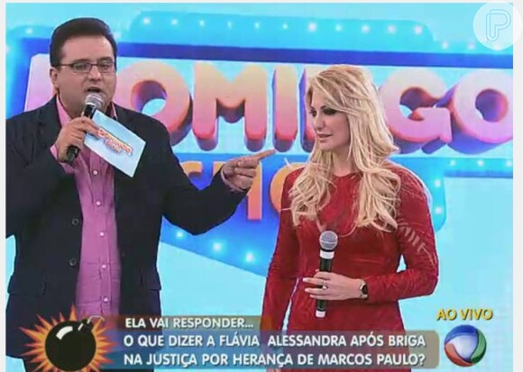Antonia Fontenelle participa do programa 'Domingo Show', com o apresentador Geraldo Luís, na TV Record (1º de junho de 2014)