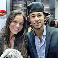 Neymar recebeu Bruna Marquezine em madrugada de concentração na Granja Comary