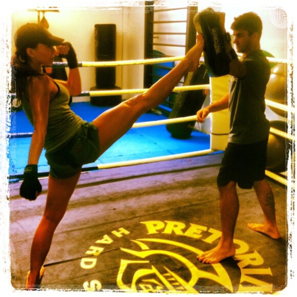 Para manter o corpo, Sabrina Sato recorre a aulas de muay thai