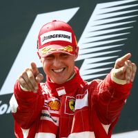 Michael Schumacher sai do coma e deixa hospital da França após 6 meses internado