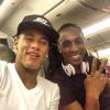 Neymar postou domingo (2), em seu Instagram, uma foto ao lado do também jogador santista Arouca. Os dois foram convocados para o próximo jogo da Seleção Brasileira contra a Inglaterra, em Londres, nesta quarta-feira, 6 de fevereiro