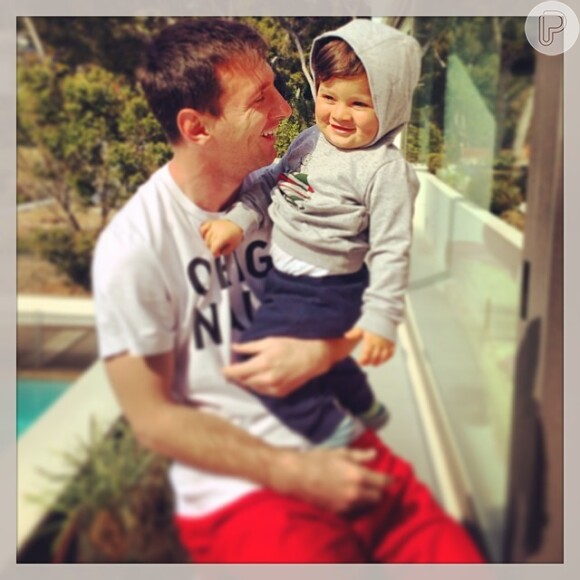 Lionel Messi está sempre compartilhando em suas redes sociais fotos com o pequeno Thiago