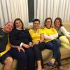 Fátima Bernardes assistiu à partida do Brasil x México ao lado das amigas