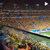 Candice Swanepoel ficou encantada com a ola feita pela torcida brasileira durante jogo Brasil x camarões