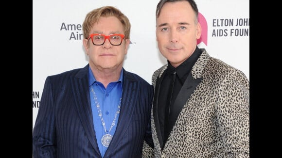 Elton John diz que Jesus Cristo daria apoio à união gay: 'Ele pregava o amor'