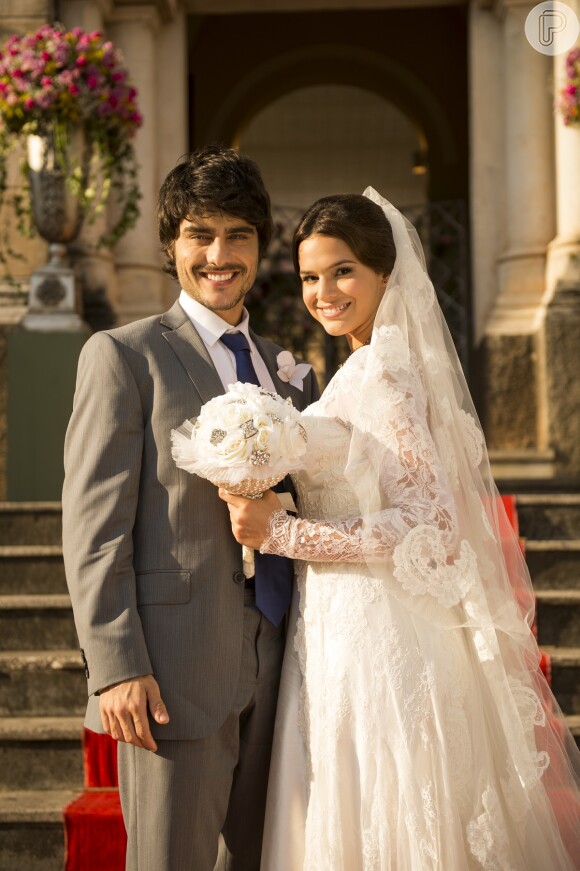 Guilherme Leicam e Bruna Marquezine formaram par romântico em 'Em Família', no início da trama