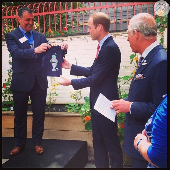 Príncipe William ganhou uma camiseta do projeto para o filho, Príncipe George
