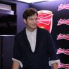 Ashton Kutcher comenta Copa do Mundo durante festa no hotel Budweiser