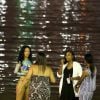 Rihanna vai à Praia da Urca, na Zona Sul do Rio de Janeiro, com amigas, na noite deste sábado, 12 de julho de 2014