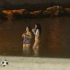 Rihanna vai à praia com amigas na Zona Sul do Rio de Janeiro; cantora está no Brasil para conferir a final da Copa do Mundo no Maracanã, no Rio, neste domingo, 13 de julho de 2014