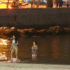 Rihanna vai à praia com amigas na Zona Sul do Rio de Janeiro; cantora está no Brasil para conferir a final da Copa do Mundo no Maracanã, no Rio, neste domingo, 13 de julho de 2014