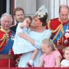 Kate Middleton pegou a pequena Charlotte no colo durante a tradicional parada militar 'Trooping The Colour', realizada em Londres, na Inglaterra, na manhã deste sábado, 9 de junho de 2018