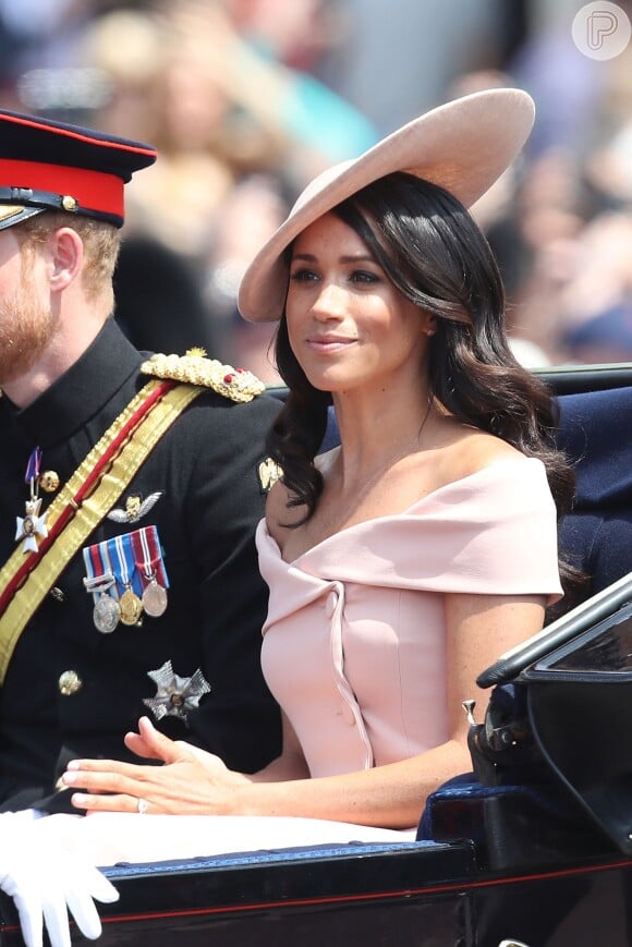 Meghan Markle prestigiou a tradicional parada militar 'Trooping The Colour', realizada em Londres, na Inglaterra, na manhã deste sábado, 9 de junho de 2018