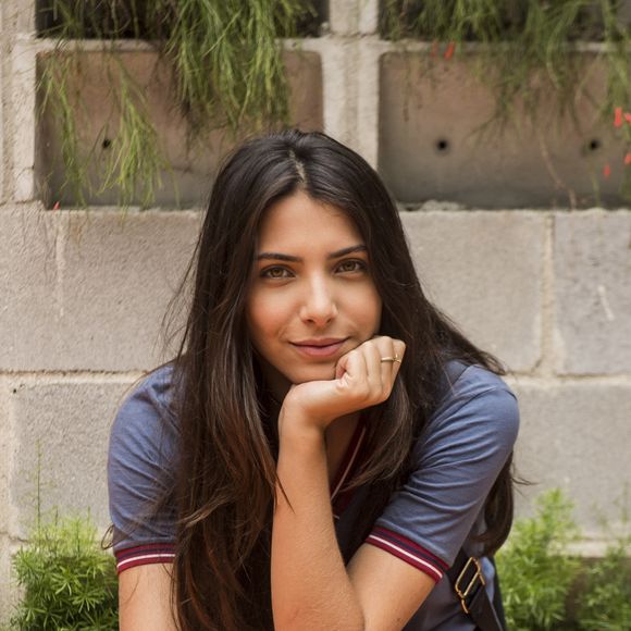 A gravação de depoimentos de meninas a respeito da autoestima abala Pérola (Rayssa Bratillieri) no capítulo de terça-feira, 19 de junho de 2018 da novela 'Malhação'