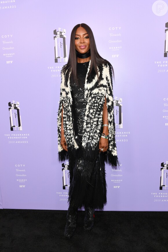 A modelo Naomi Campbell usou look Alexander McQueen no 2018 Fragrance Foundation Awards, realizado no Alice Tully Hall, no Lincoln Center, em Nova York, nesta terça-feira, 12 de junho de 2018
