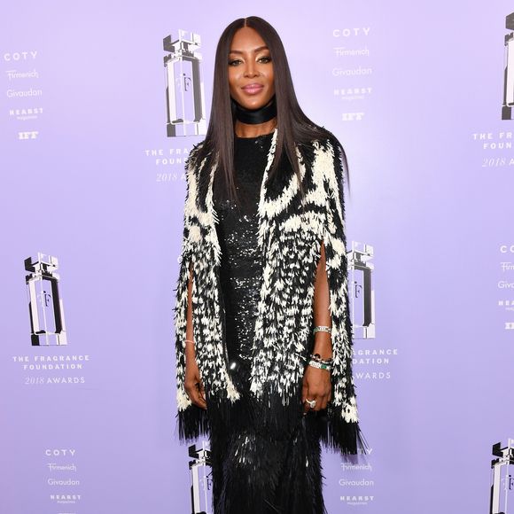 A modelo Naomi Campbell usou look Alexander McQueen no 2018 Fragrance Foundation Awards, realizado no Alice Tully Hall, no Lincoln Center, em Nova York, nesta terça-feira, 12 de junho de 2018