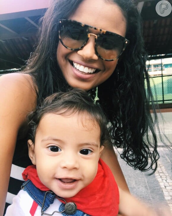 Aline Dias sempre compartilha momentos fofos com filho no Instagram