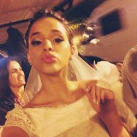 Bruna Marquezine se veste de noiva para cena de casamento de Luiza. Veja fotos!