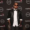 Chris Brown usa look estiloso no prêmio Espy Awards em Los Angeles, nos Estados Unidos