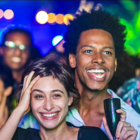 Namorada de Acácio (Danilo Ferreira), Manu (Luisa Arraes) vai trair o rapaz nos próximos capítulos da novela 'Segundo Sol', antecipa a colunista de TV Carla Bittencourt, do jornal 'Extra', nesta sexta-feira, 15 de junho de 2018