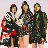 Animal print e mix de estampa: Versace lança coleção na Semana de Moda de Milão