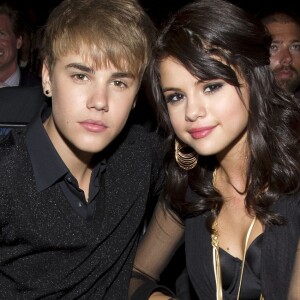 Justin Bieber e Selena Gomez colocaram um ponto final no relacionamento em março