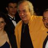 Em prêmio de 2003, João Ubaldo Ribeiro posa ao lado de Marina Lima e Erasmo Carlos