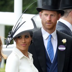 Meghan Markle usou vestido Givenchy em sua 1° aparição na corrida de cavalos Royal Scot