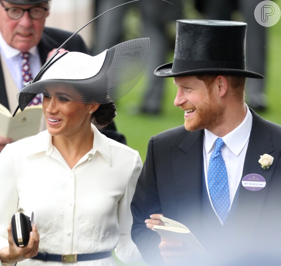 Meghan Markle confessou para o príncipe Harry que estava nervosa durante o evento, segundo a leitura labial do site Mirror Mail