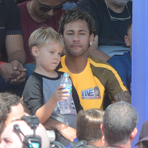 'Pai, vai dar tudo certo. Nosso próximo jogo a gente vai ganhar. Um beijo, te amo', disse o pequeno Davi Lucca para Neymar