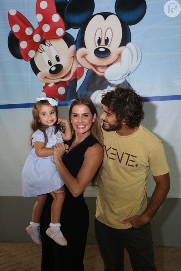 Hugo Moura e Deborah Secco recentemente levaram a filha, Maria Flor, para curtir 'O Maravilhoso Mundo De Disney On Ice', na Jeunesse Arena, na zona oeste do Rio