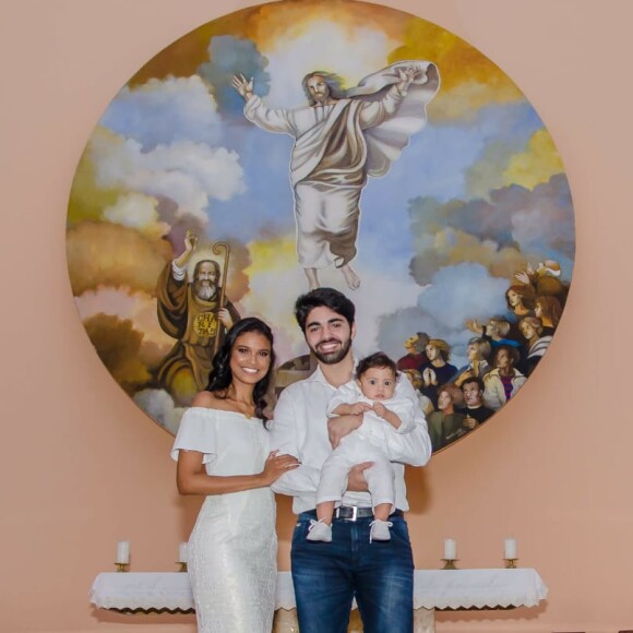 Aline Dias e Rafael Cupello festejaram o batizado do primeiro filho
