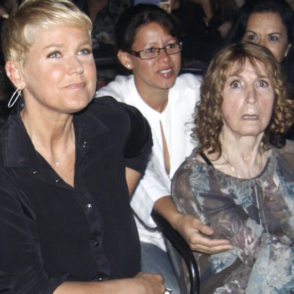 Xuxa agradeceu o apoio recebido após a morte da mãe, dona Alda: 'Havia amor nos olhares, gestos, mensagens de Whatsapp, recados do Facebook, flores, abraços, choros e risos sem graça de cada um que se aproximou de mim querendo me dar amor'