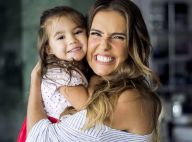 Deborah Secco teme que filha sofra preconceito no futuro: 'Filha da Deborah'