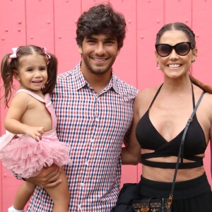 Hugo Moura, marido de Deborah Secco, relatou que sofreu no começo da carreira de ator