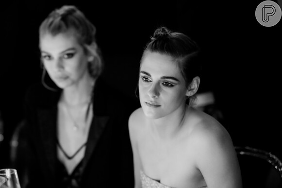 A atriz Kristen Stewart é uma das embaixadoras da marca e queridinha de Karl Lagerfeld