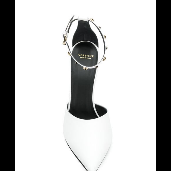 Bruna Marquezine escolheu sapato Versace de R$ 5.450