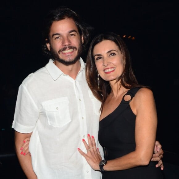 Fátima Bernardes e Túlio Gadêlha torceram juntos para a Seleção Brasileira