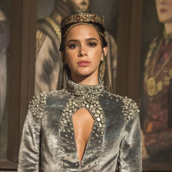 Catarina (Bruna Marquezine) usa sua gravidez para minimizar a ameaça de Diana (Fernanda Nobre) nos próximos capítulos da novela 'Deus Salve o Rei': 'Afonso (Romulo Estrela) não acreditaria em você. Eu estou grávida de um filho dele!'