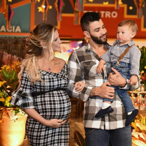 Andressa Suita e Gusttavo Lima usaram roupa caipira em aniversário do filho