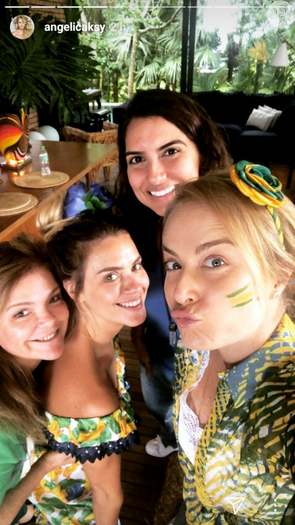 Carolina Dieckmann, com look junino, assistiu jogo do Brasil na casa de Angélica, nesta quarta-feira, 27 de junho de 2018