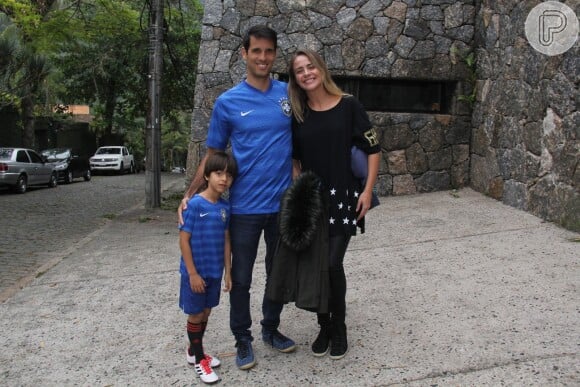 Juliana Silveira levou o marido, João Vergara, e o filho, Bento, de 6 anos, para assistir jogo do Brasil contra a Sérvia pela Copa do Mundo da Rússia