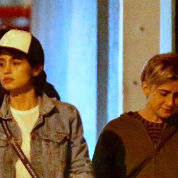 Nanda Costa lançou a música 'Não é comum, mas é normal' em parceria com a namorada, Lan Lanh, nesta quinta-feira, 28 de junho de 2018