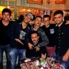 Neymar curte noite com amigos no restaurante Paris 6, em São Paulo