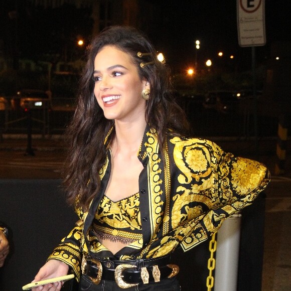 Bruna Marquezine curtiu a festa de Marina Ruy Barbosa ao lado de amigos